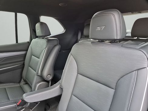 New 2026 Buick Enclave Sport Touring w/ LPO, Floor Liner Package image 19