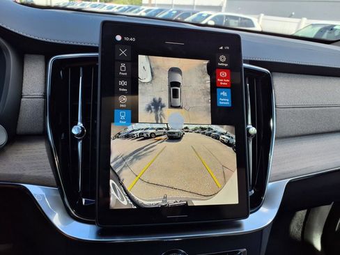 New 2026 Volvo XC90 B6 Plus w/ Protection Package Premier image 16