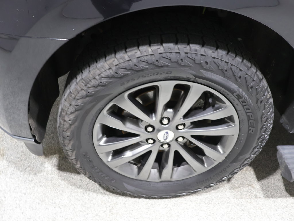 Used 2020 Ford Expedition Max Limited AWD/4WD image 18