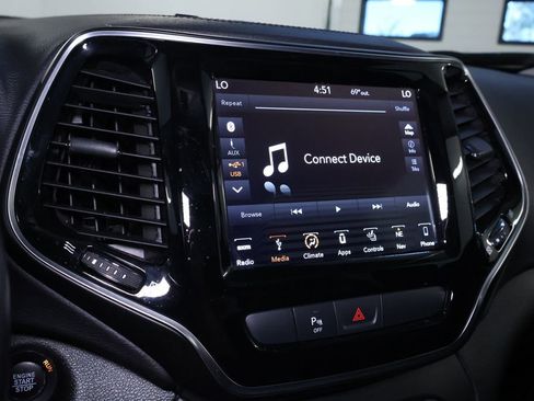 Used 2019 Jeep Cherokee Limited w/ Luxury Group image 27