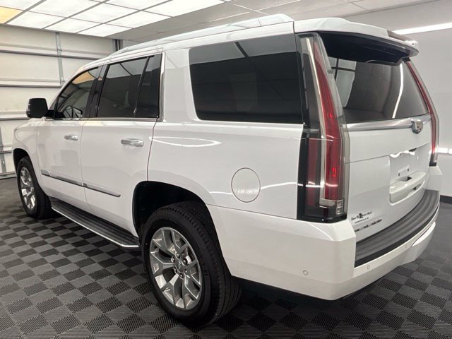 Used 2017 Cadillac Escalade Premium Luxury AWD/4WD image 25