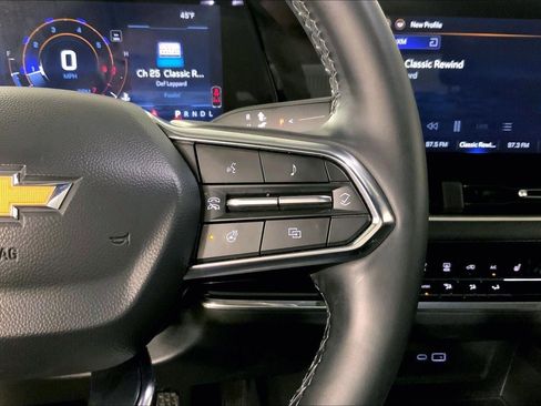 Used 2025 Chevrolet Equinox LT image 19