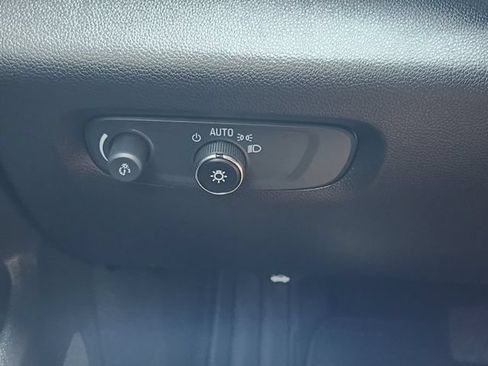 Used 2023 Chevrolet Traverse LT FWD image 23