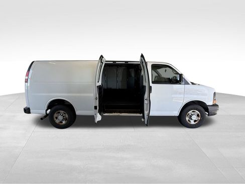 Used 2015 Chevrolet Express 2500 Extended RWD image 29