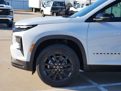 New 2026 Chevrolet Traverse LT image 5