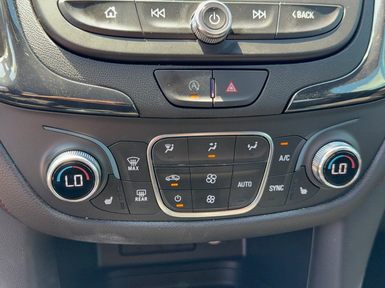 Used 2023 Chevrolet Equinox RS FWD image 22