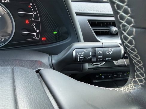 Used 2020 Lexus UX 250h w/ Premium Package image 18