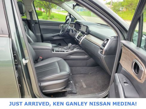 Used 2023 Kia Sorento S w/ Panoramic Sunroof Package AWD/4WD image 23