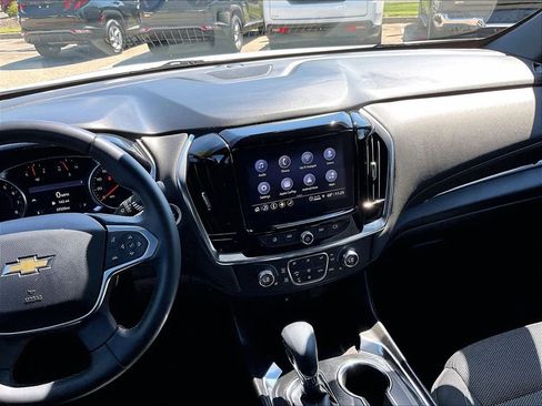 Used 2023 Chevrolet Traverse LT AWD/4WD image 19