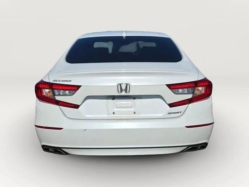Used 2018 Honda Accord Sport image 8