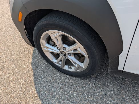 Used 2023 Hyundai Kona SEL w/ Cargo Package AWD/4WD image 6