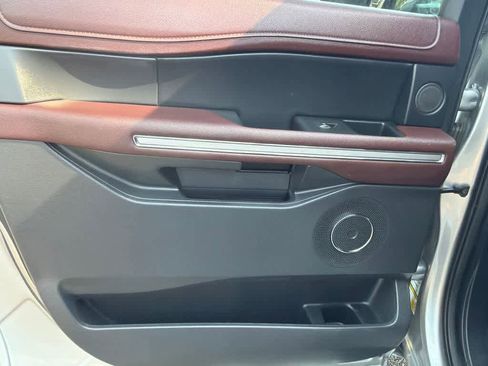 Used 2024 Ford Expedition Max Limited image 11