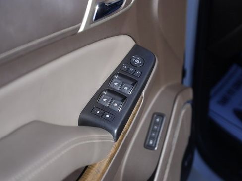 Used 2018 GMC Yukon Denali image 28