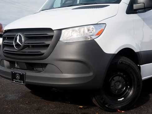 Used 2025 Mercedes-Benz Sprinter 2500 image 14