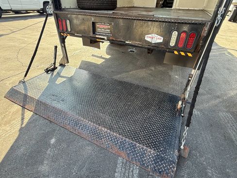 Used 2016 Chevrolet Express 3500 image 15