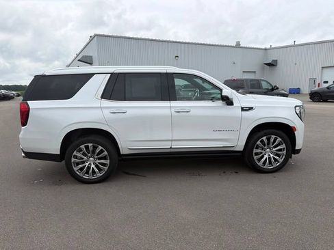 Used 2021 GMC Yukon Denali w/ Denali Premium Package AWD/4WD image 13