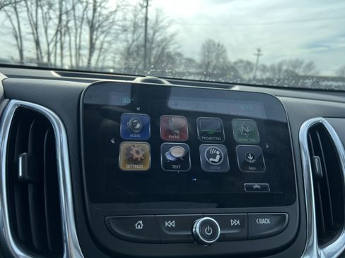 Used 2018 Chevrolet Equinox LT w/ Sun & Infotainment Package image 22