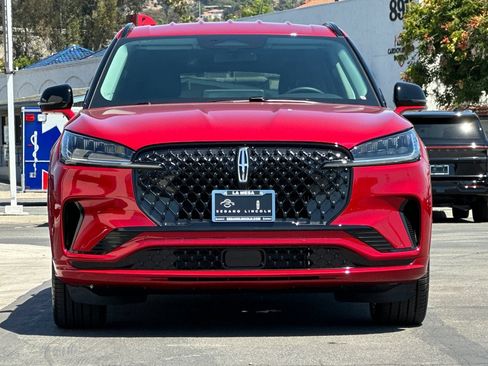 New 2026 Lincoln Aviator 2WD w/ Jet Appearance Package image 8