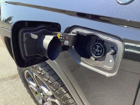 New 2023 Jeep Grand Cherokee Trailhawk w/ Luxury Tech Group III image 53