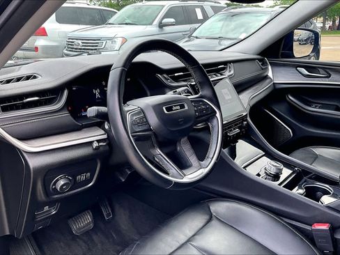 Used 2021 Jeep Grand Cherokee L Limited AWD/4WD image 15