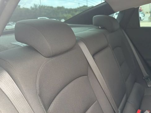 Used 2020 Chevrolet Malibu LT FWD image 38
