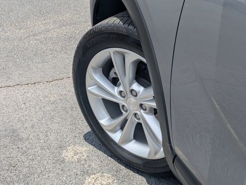 Used 2023 Buick Encore GX Preferred w/ Cold Weather Comfort Package FWD image 9