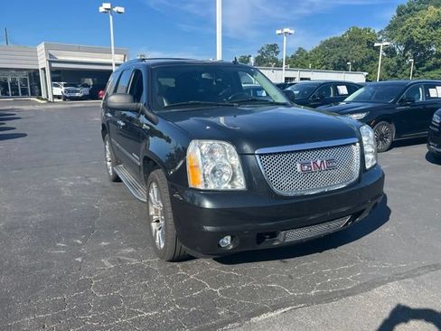Used 2011 GMC Yukon Denali AWD/4WD image 2
