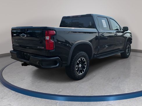 Used 2025 Chevrolet Silverado 1500 ZR2 w/ Technology Package AWD/4WD image 5