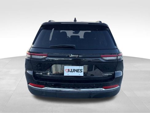 Used 2023 Jeep Grand Cherokee Laredo AWD/4WD image 6