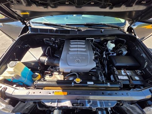 Used 2011 Toyota Sequoia Platinum AWD/4WD image 30