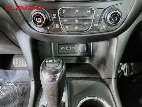 Used 2020 Chevrolet Equinox LT FWD image 22
