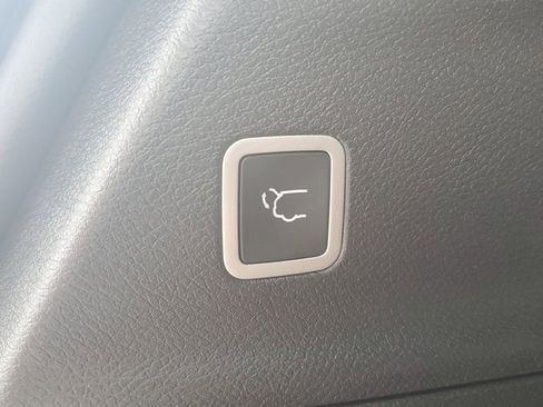 New 2026 Chrysler Pacifica Select image 10