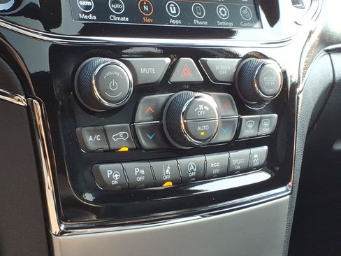 Used 2021 Jeep Grand Cherokee High Altitude AWD/4WD image 19