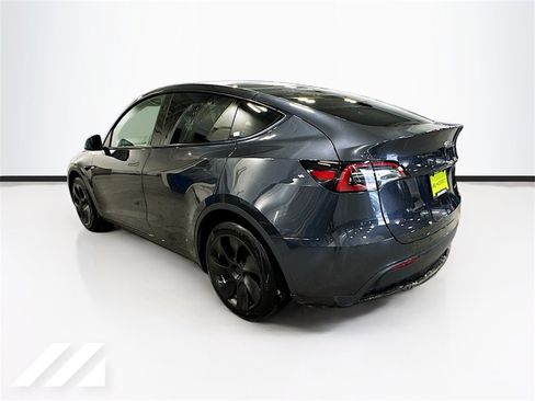 Used 2024 Tesla Model Y Long Range image 7