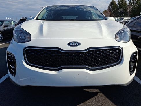 Used 2019 Kia Sportage LX image 2