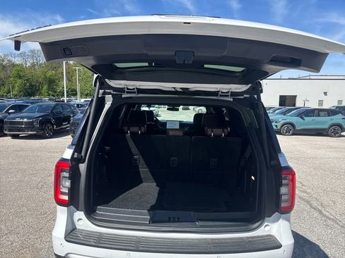 Used 2024 Ford Expedition Limited RWD image 13