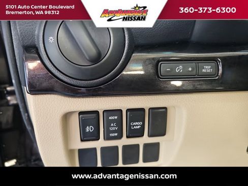 Used 2017 Nissan Titan SV image 10
