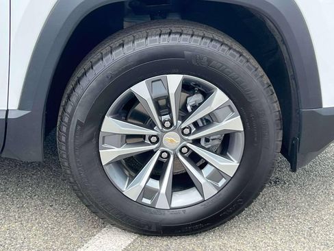 Used 2026 Chevrolet Equinox LT w/ Convenience Package II AWD/4WD image 8