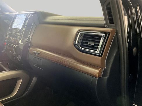 Used 2024 Nissan Titan Platinum Reserve w/ Moonroof Package AWD/4WD image 18