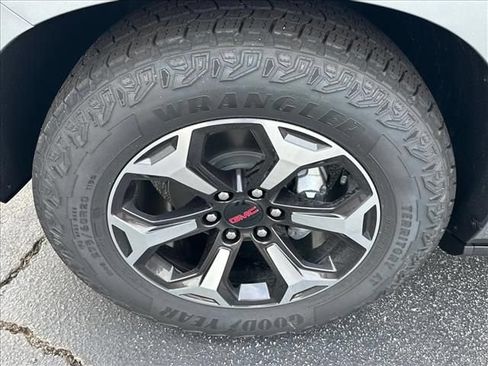 New 2026 GMC Yukon AT4 Ultimate AWD/4WD image 18