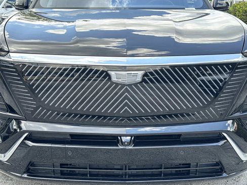 Used 2026 Cadillac Vistiq Luxury AWD/4WD image 8