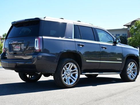 Used 2017 GMC Yukon SLT w/ Premium Edition AWD/4WD image 7