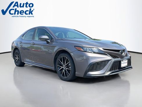 Used 2024 Toyota Camry LE FWD image 1
