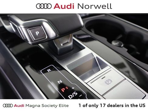 Certified 2025 Audi Q8 Prestige AWD/4WD image 4