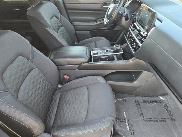 Used 2022 Nissan Pathfinder SV AWD/4WD image 13