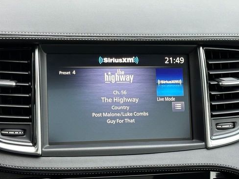 Used 2025 INFINITI QX50 Luxe w/ Accent Package image 11