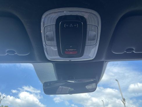 Used 2025 Hyundai Elantra SEL FWD image 13