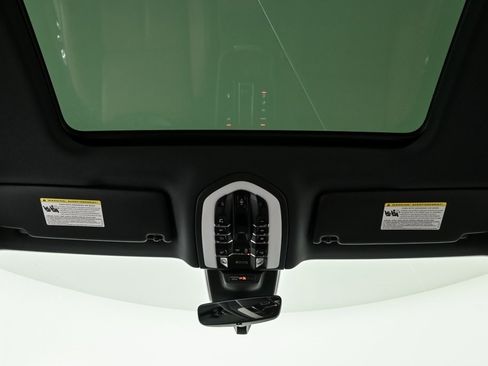 New 2025 Porsche Macan image 19