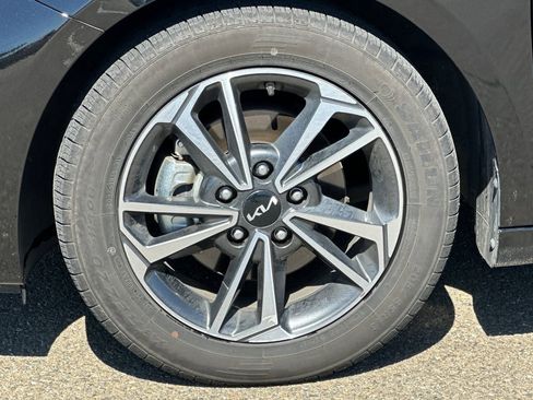 Used 2024 Kia Forte LXS FWD image 42