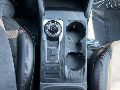 Certified 2025 Ford Escape ST-Line AWD/4WD image 15